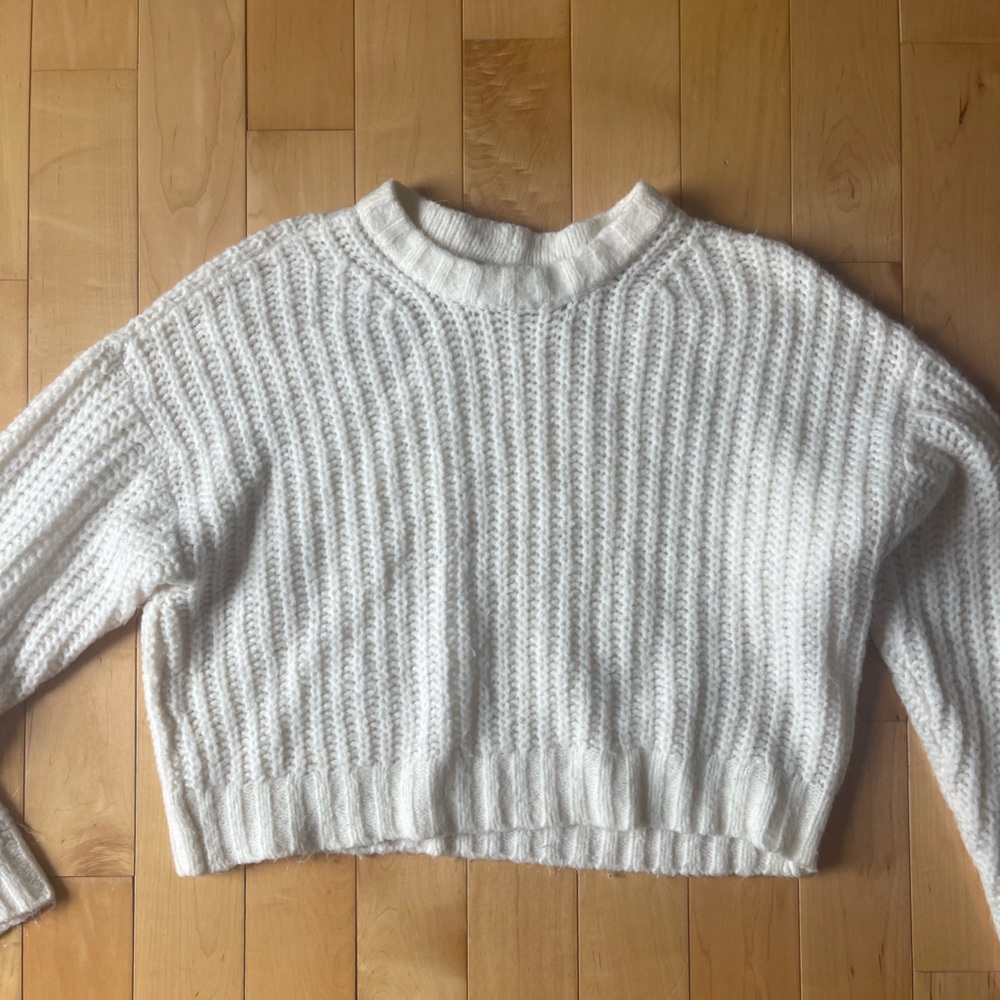American Eagle Outfitters White Crew Neck Sweater